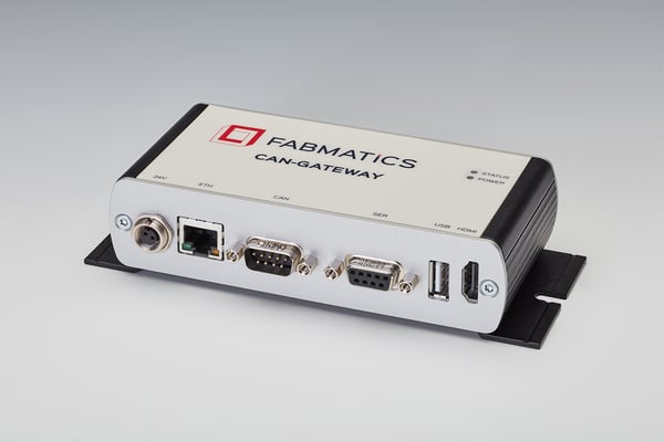 Perspektivische Ansicht des Fabmatics-CAN-Gateways mit CAN-, Ethernet- und RS232-Schnittstellen